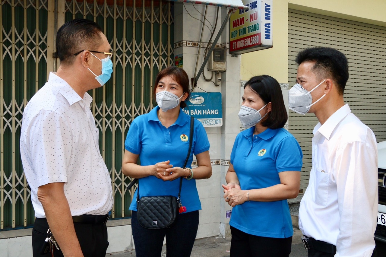 Công nhân cố lên, các bạn không đơn độc! Công nhân cố lên, các bạn không đơn độc!