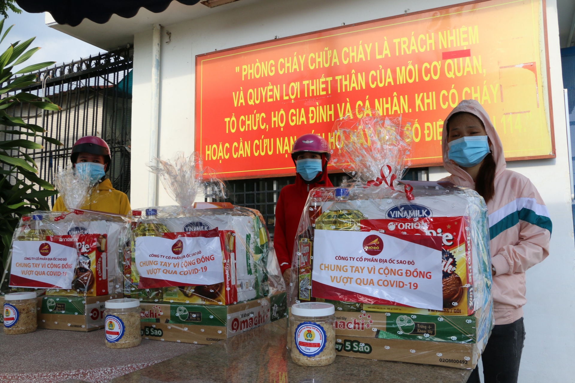 Hỗ trợ người lao động khu phong tỏa và tuyến đầu chống dịch