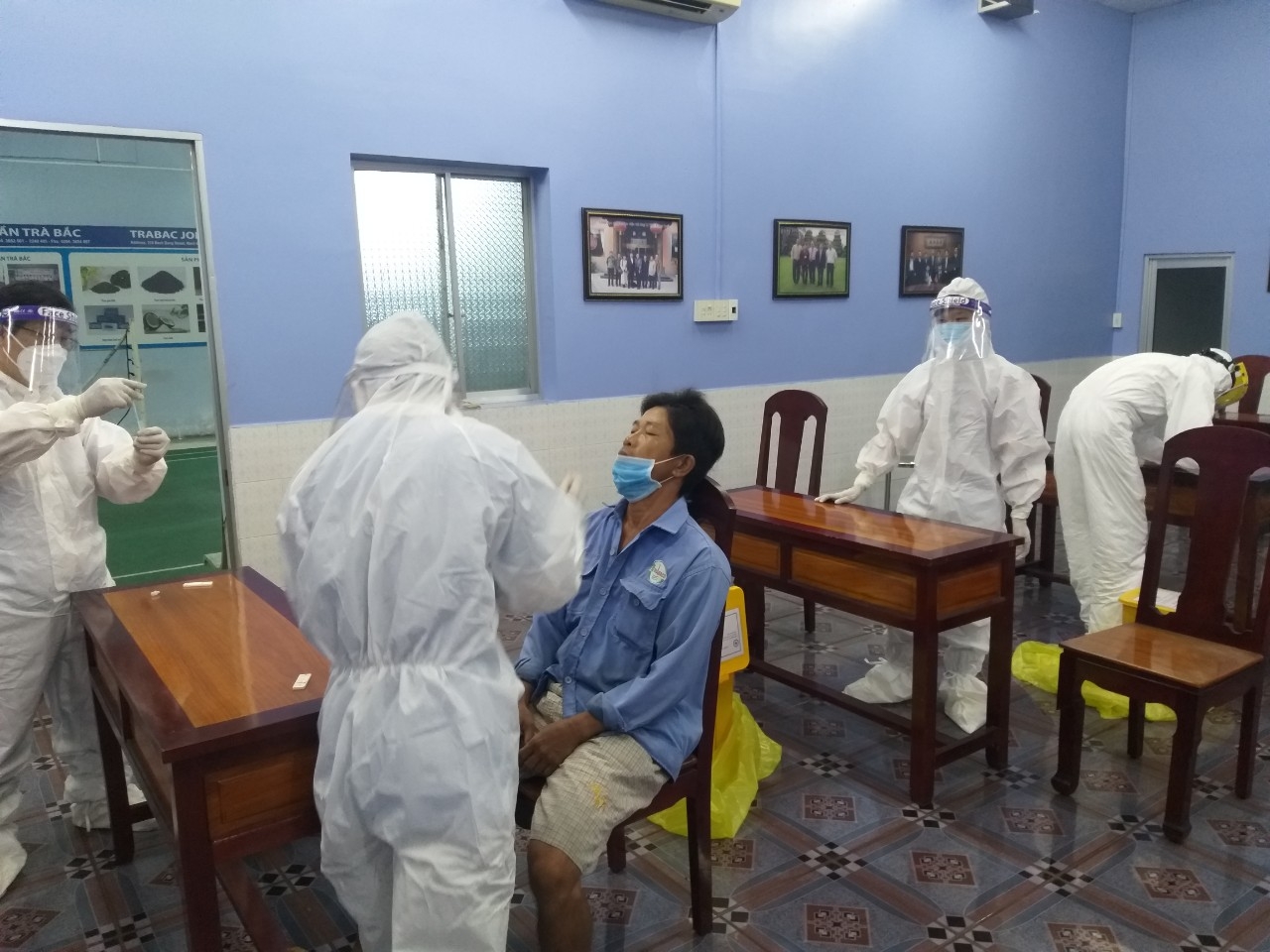 Doanh nghiệp đầu tiên ở Trà Vinh test nhanh Covid-19 cho công nhân Doanh nghiệp đầu tiên ở Trà Vinh test nhanh Covid-19 cho công nhân