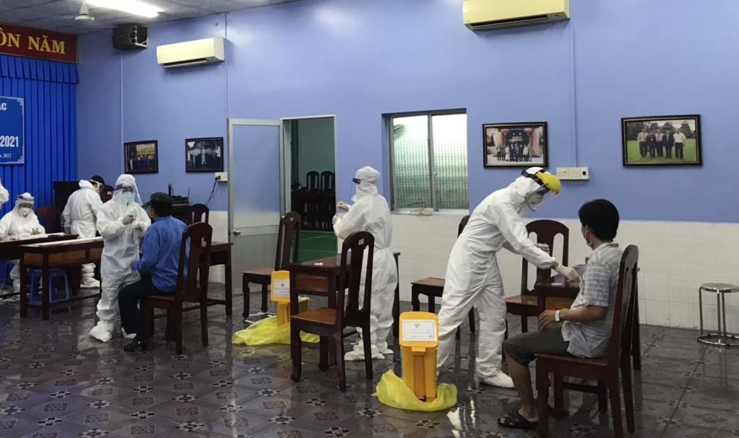 Doanh nghiệp đầu tiên ở Trà Vinh test nhanh Covid-19 cho công nhân Doanh nghiệp đầu tiên ở Trà Vinh test nhanh Covid-19 cho công nhân