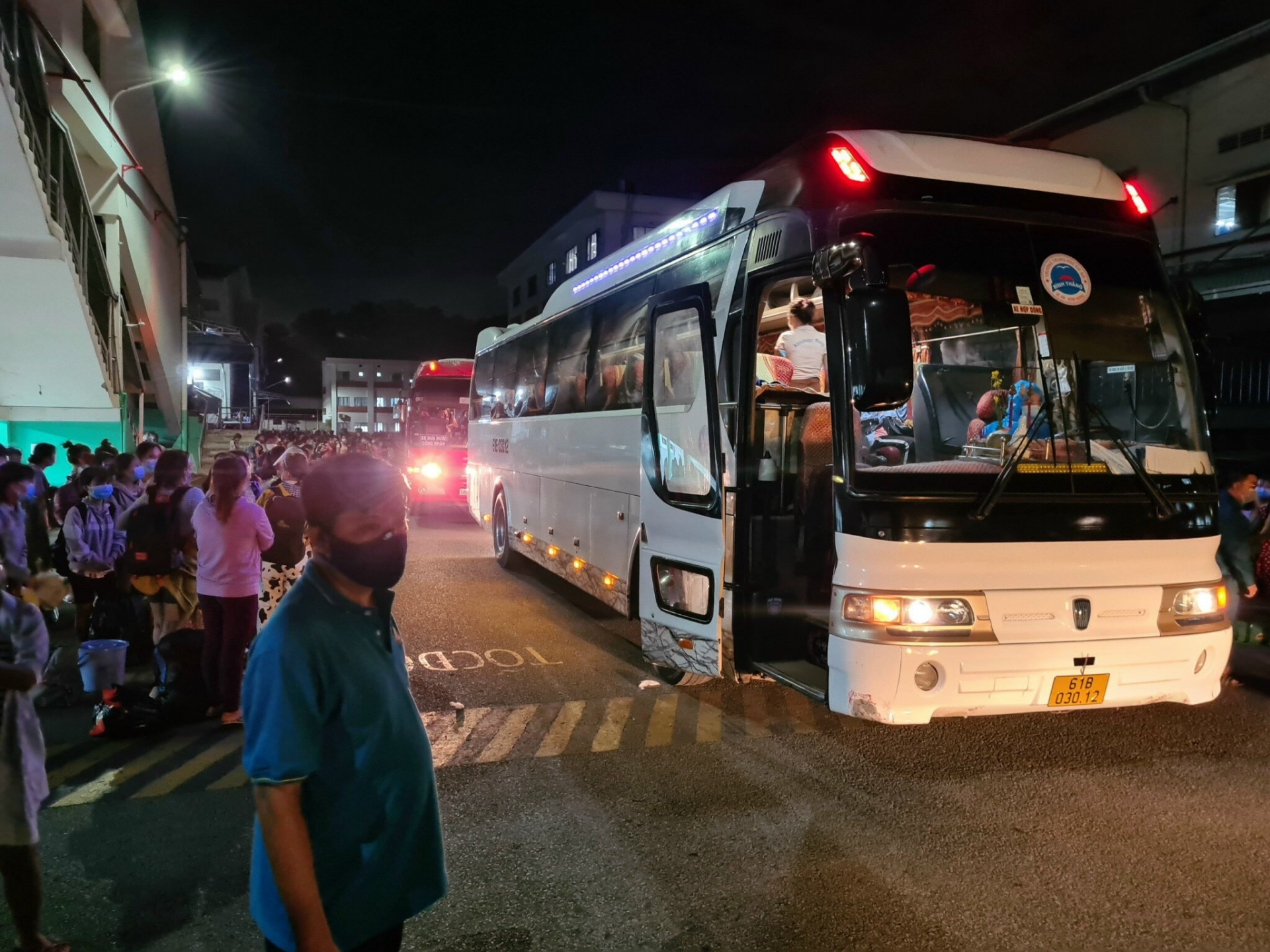 Bình Dương: Nhiều doanh nghiệp “3 tại chỗ” phát hiện công nhân là F0 Bình Dương: Nhiều doanh nghiệp “3 tại chỗ” phát hiện công nhân là F0