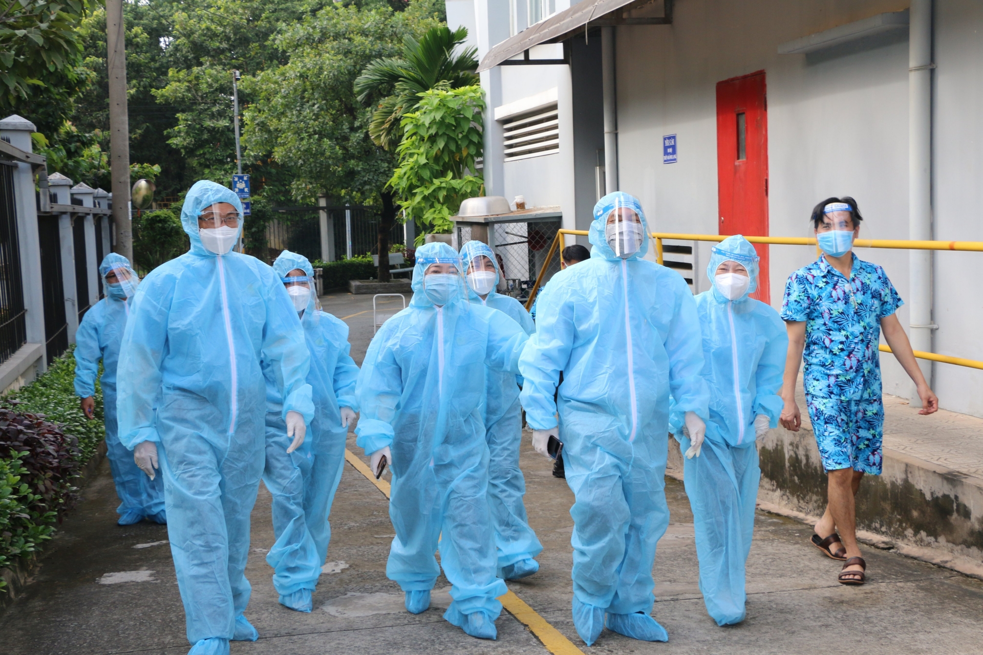 Số ca nhiễm tăng nhanh, công nhân Bình Dương cần được tiêm vắc xin để yên tâm sản xuất