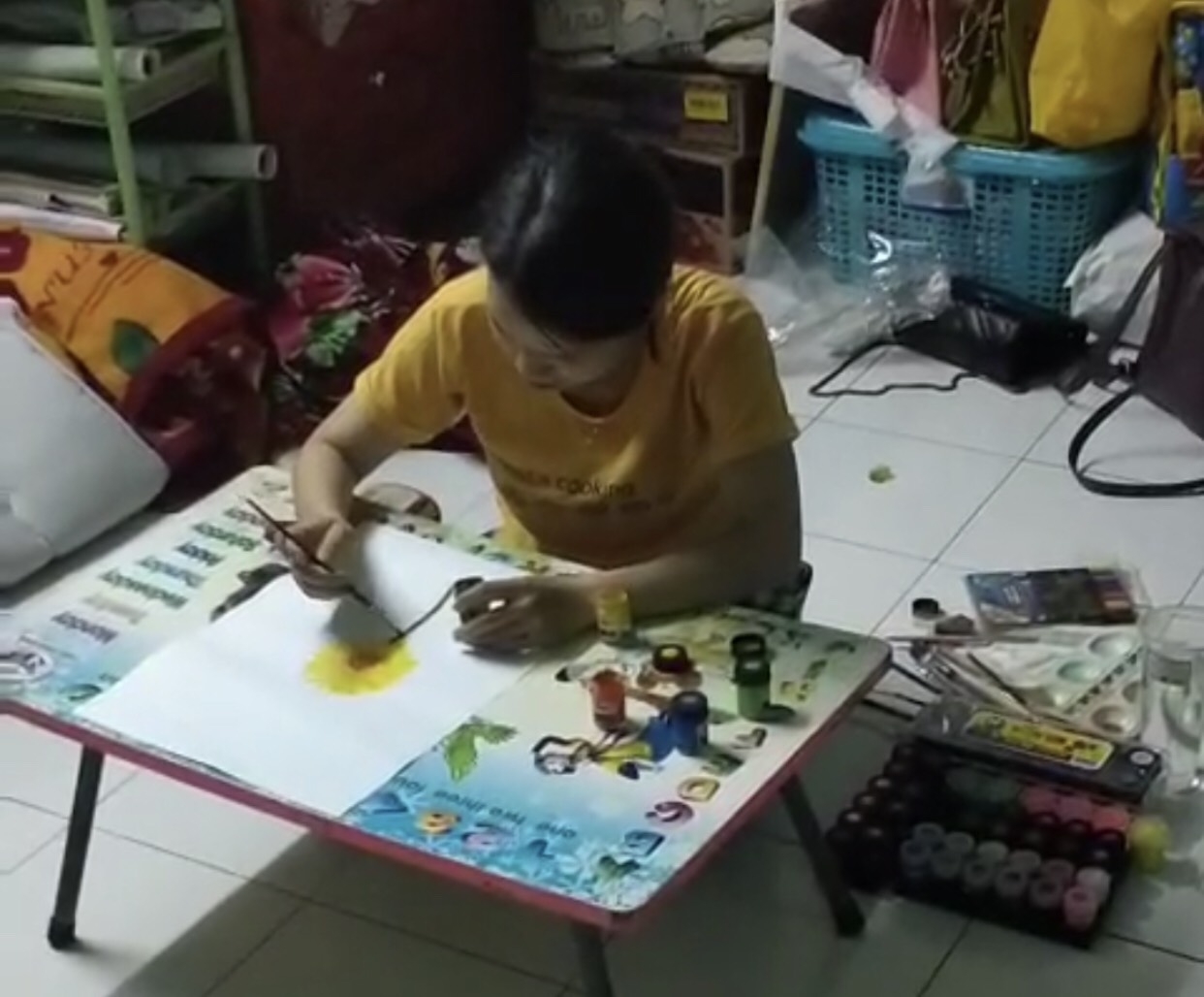 Công nhân lao động “mắc kẹt” trong khu phong tỏa: Khó khăn nhiều nhưng vẫn lạc quan Công nhân lao động “mắc kẹt” trong khu phong tỏa: Khó khăn nhiều nhưng vẫn lạc quan