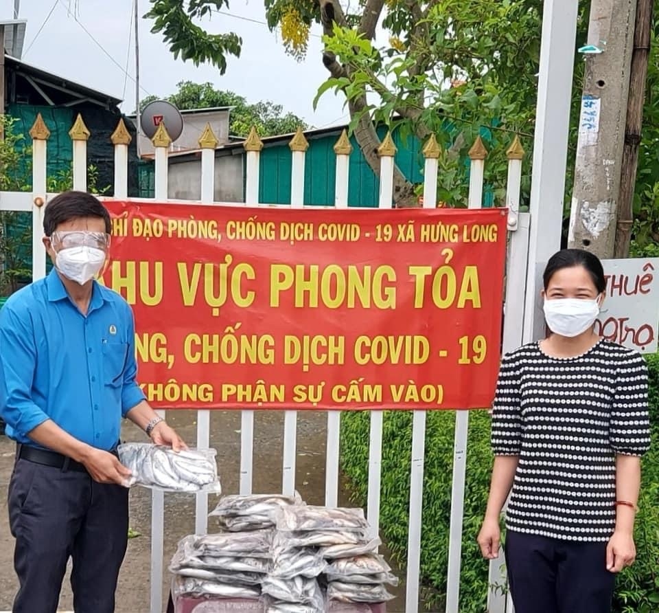 27.864 công nhân lao động đang nằm trong khu phong tỏa vì dịch Covid -19 tại TP HCM 27.864 công nhân lao động đang nằm trong khu phong tỏa vì dịch Covid -19 tại TP HCM