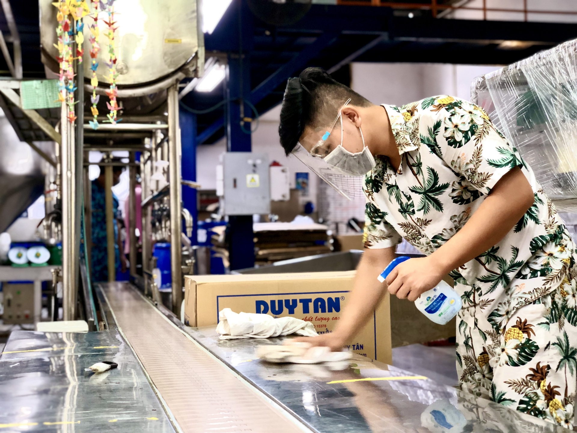 Trải lòng của công nhân khi thực hiện “3 tại chỗ”: Gửi con về quê để an tâm đi làm Trải lòng của công nhân khi thực hiện “3 tại chỗ”: Gửi con về quê để an tâm đi làm