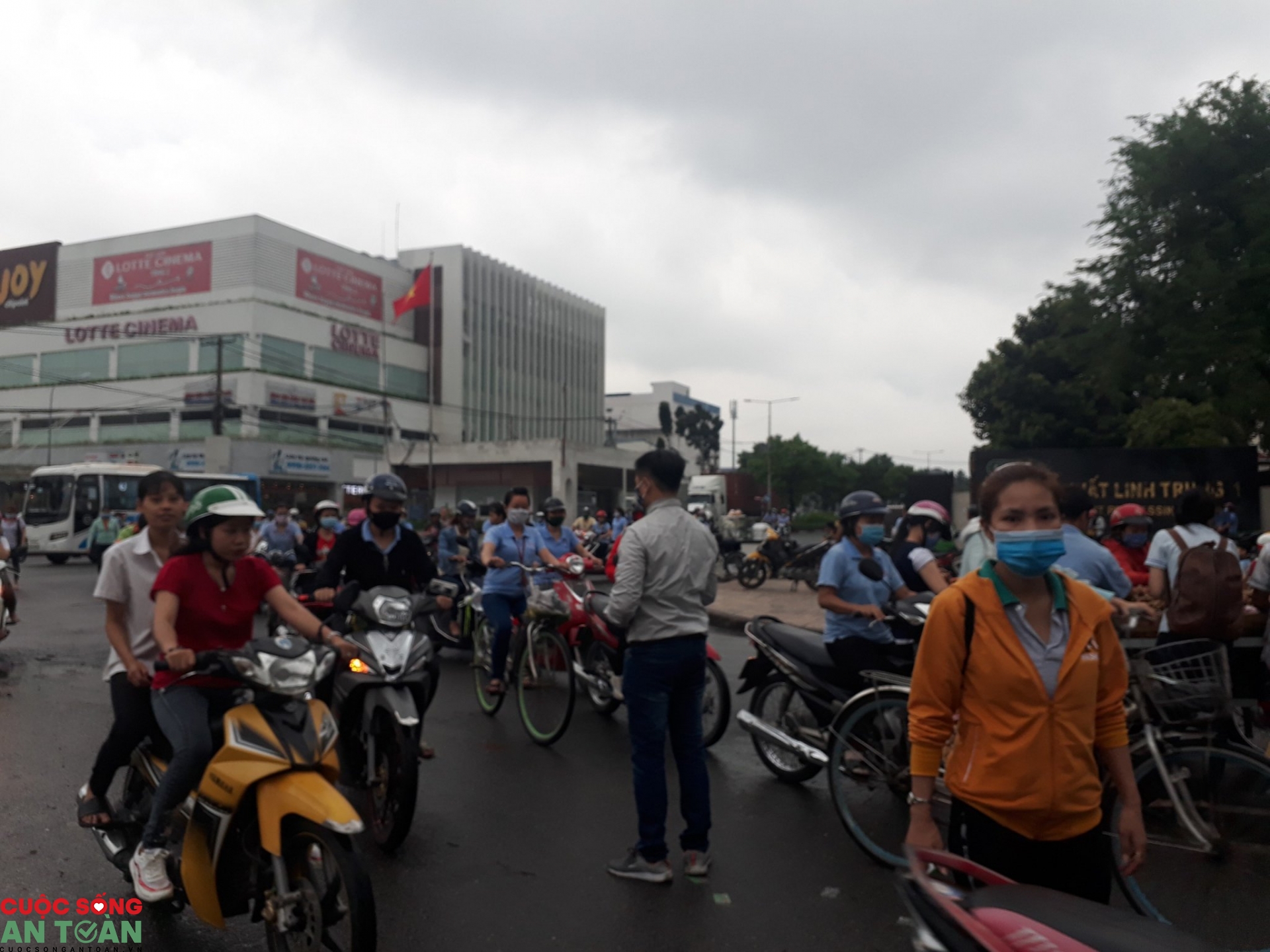 undefined 1359 z2046537912813 f92dca7e0d8a9b9bc99736c6f0d02247