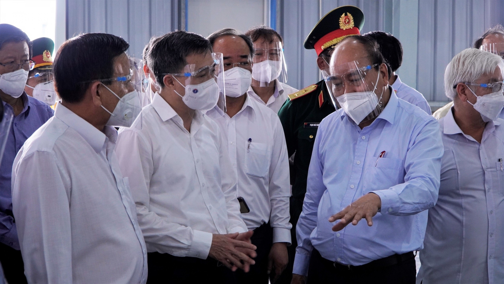 Chủ tịch nước Nguyễn Xuân Phúc: Kiểm tra công tác phòng, chống dịch tại Bình Dương Chủ tịch nước Nguyễn Xuân Phúc: Kiểm tra công tác phòng, chống dịch tại Bình Dương