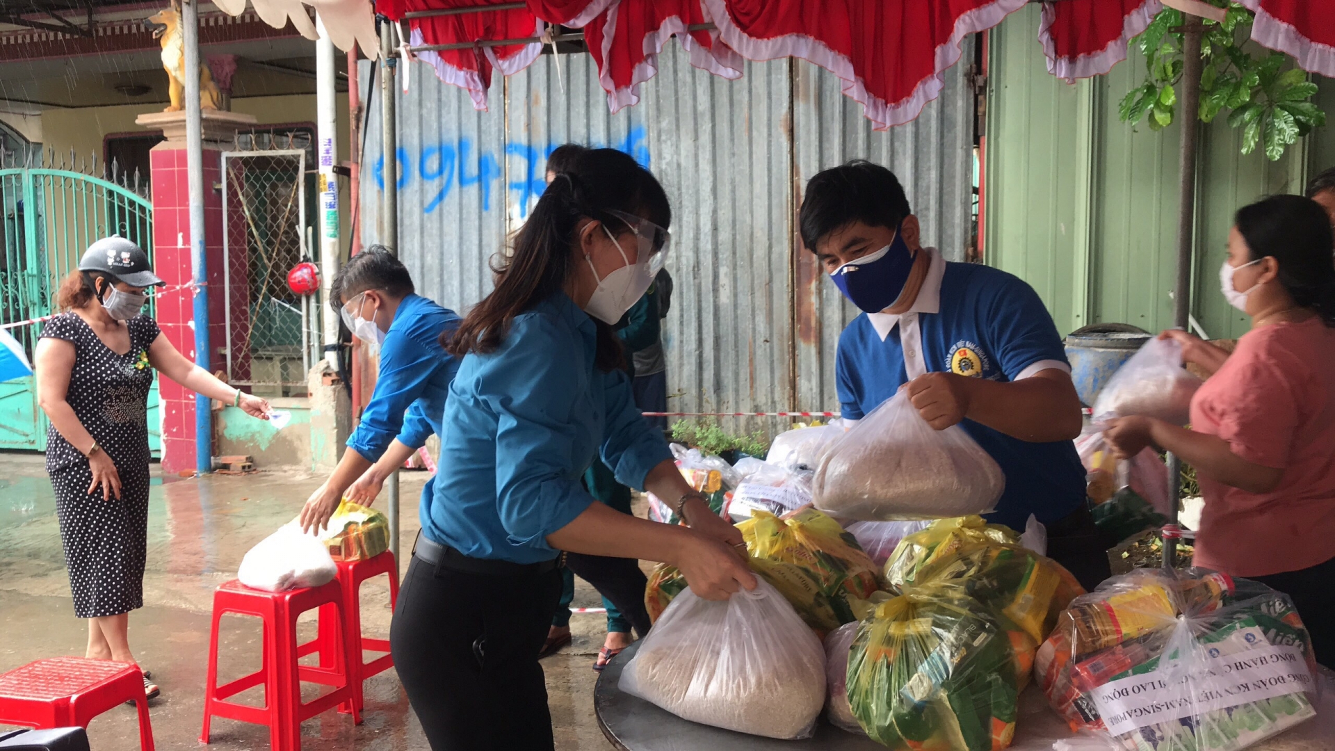 Người lao động Bình Dương “ai ở đâu ở đó”, khó khăn đã có Công đoàn hỗ trợ Người lao động Bình Dương “ai ở đâu ở đó”, khó khăn đã có Công đoàn hỗ trợ