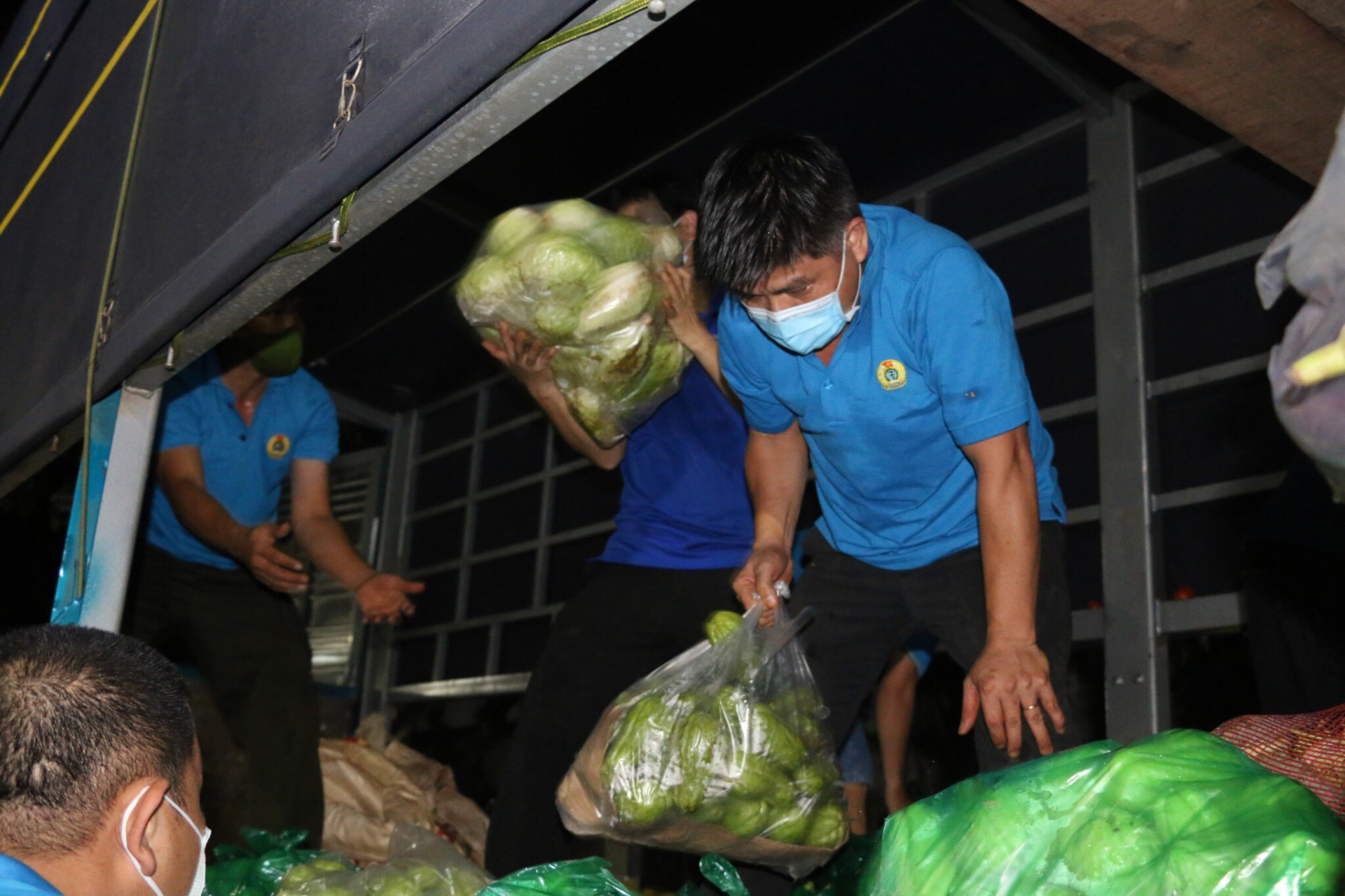 Người lao động Bình Dương “ai ở đâu ở đó”, khó khăn đã có Công đoàn hỗ trợ Người lao động Bình Dương “ai ở đâu ở đó”, khó khăn đã có Công đoàn hỗ trợ