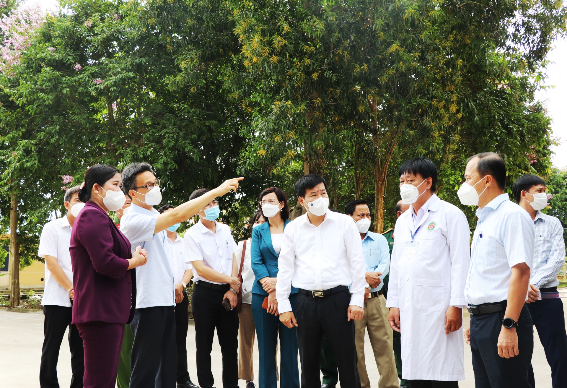 Phó Thủ tướng Vũ Đức Đam kiểm tra công tác phòng, chống dịch Covid-19 tại Bình Phước