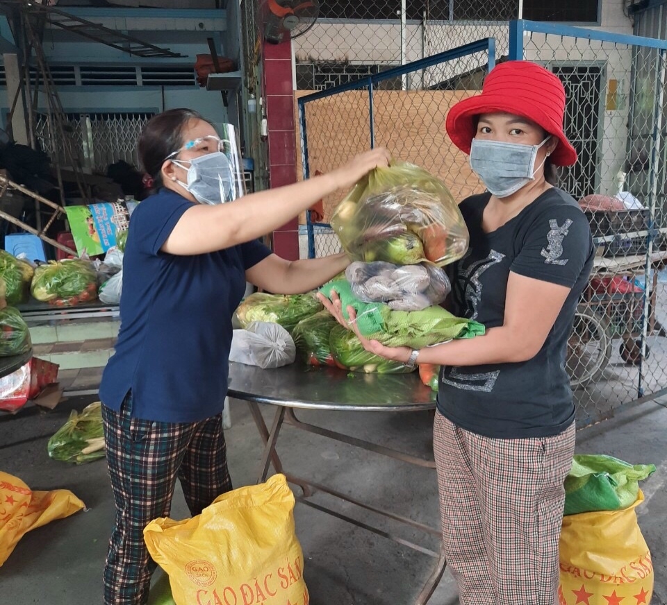 Công nhân lao động mong được giảm tiền thuê trọ Công nhân lao động mong được giảm tiền thuê trọ