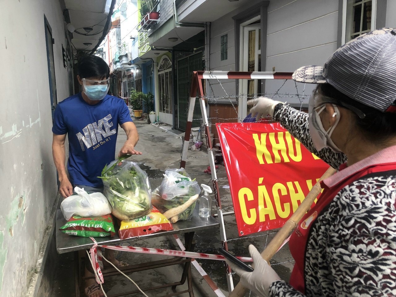 TP HCM siết chặt “ai ở đâu, ở đấy” từ ngày 23/8 TP HCM siết chặt “ai ở đâu, ở đấy” từ ngày 23/8