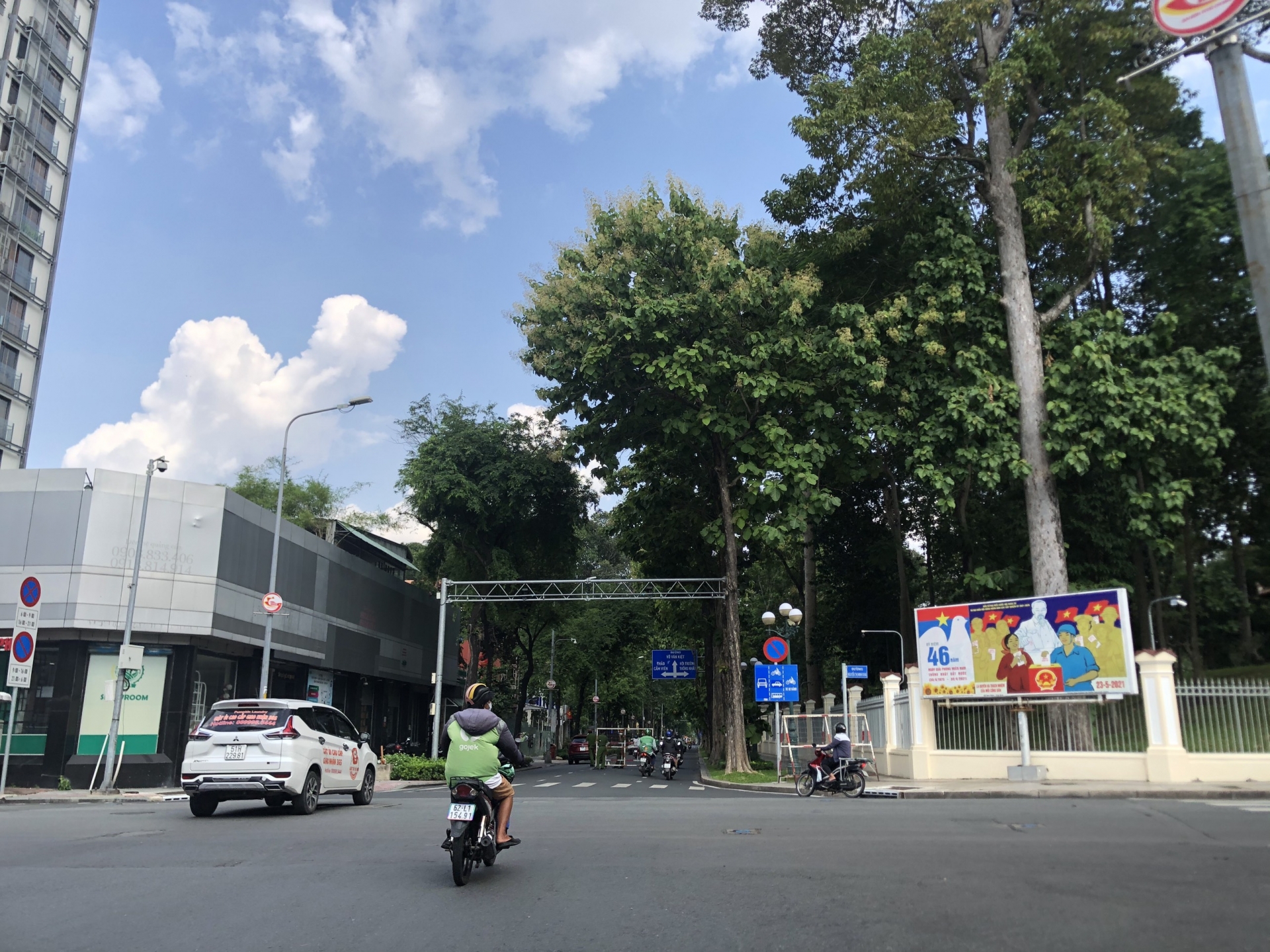 Khoảng 1,2 triệu người dân ra đường mỗi ngày tại TP HCM