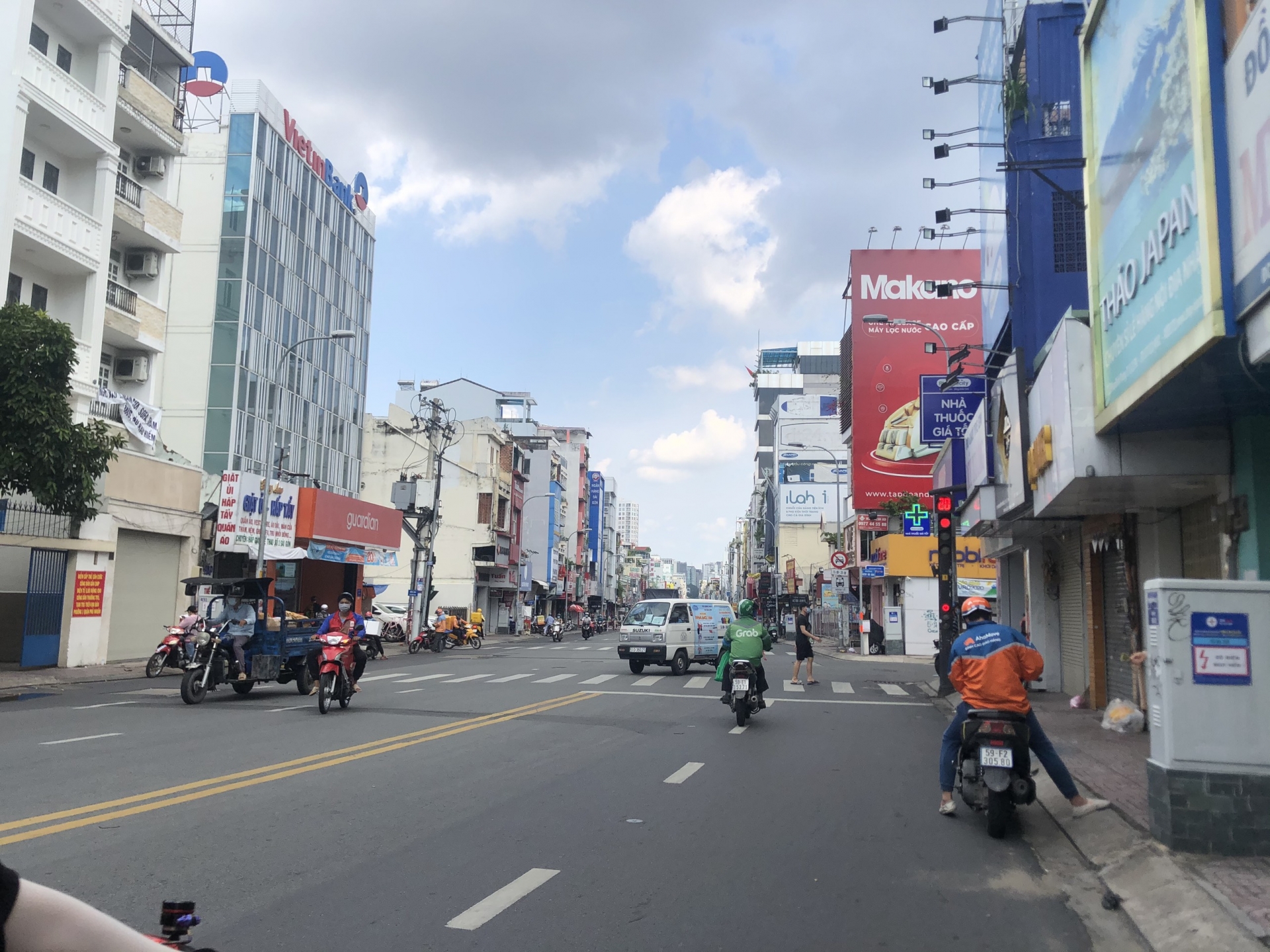 Khoảng 1,2 triệu người dân ra đường mỗi ngày tại TP HCM