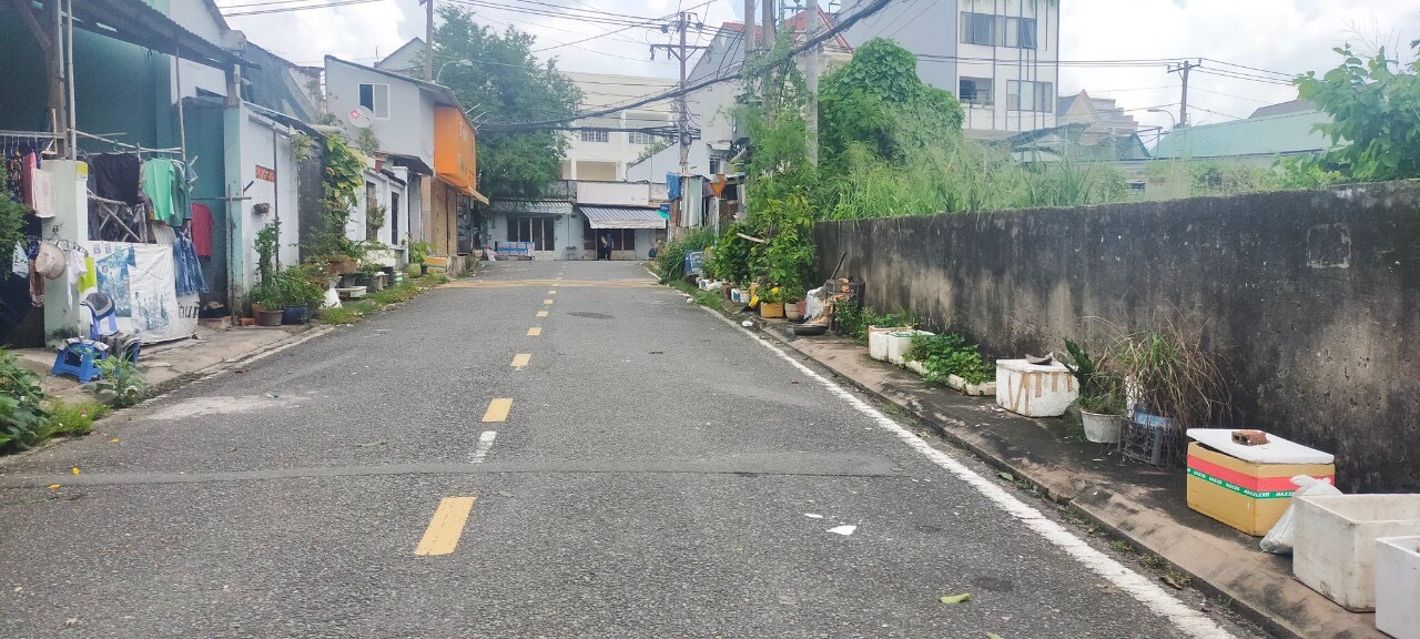 TP HCM: Đường phố vắng vẻ trong ngày đầu siết chặt các biện pháp phòng dịch TP HCM: Đường phố vắng vẻ trong ngày đầu siết chặt các biện pháp phòng dịch