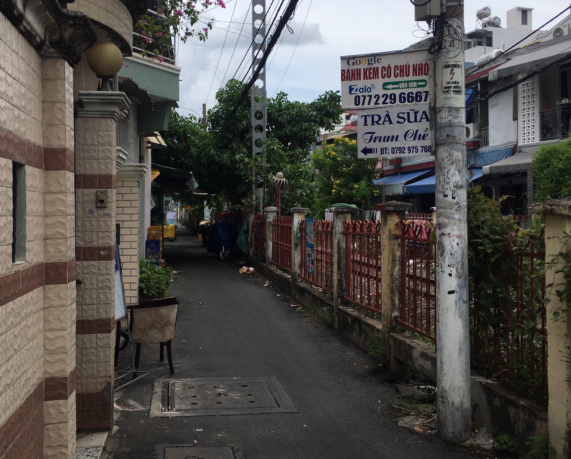 TP HCM: Đường phố vắng vẻ trong ngày đầu siết chặt các biện pháp phòng dịch TP HCM: Đường phố vắng vẻ trong ngày đầu siết chặt các biện pháp phòng dịch