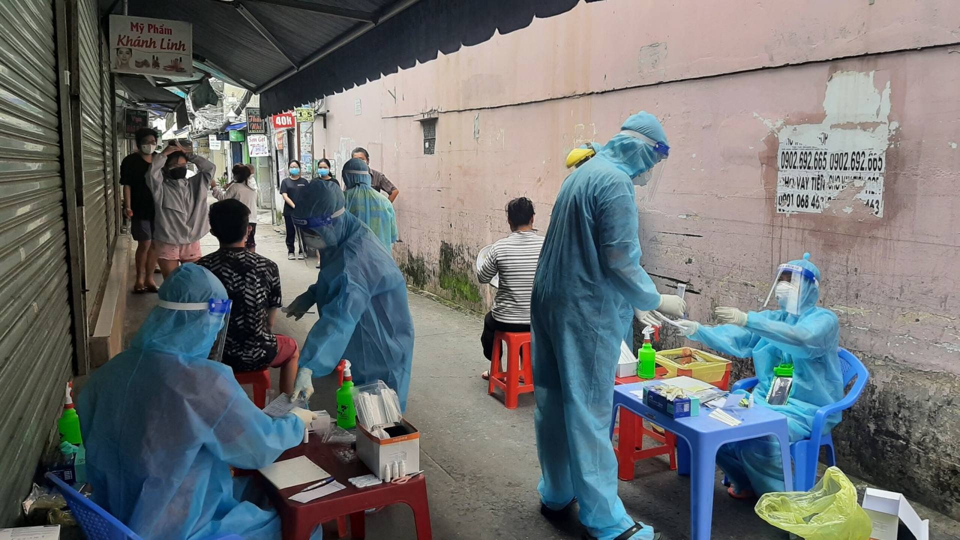 Xét nghiệm Covid -19 diện rộng cho người dân tại TP HCM Xét nghiệm Covid -19 diện rộng cho người dân tại TP HCM