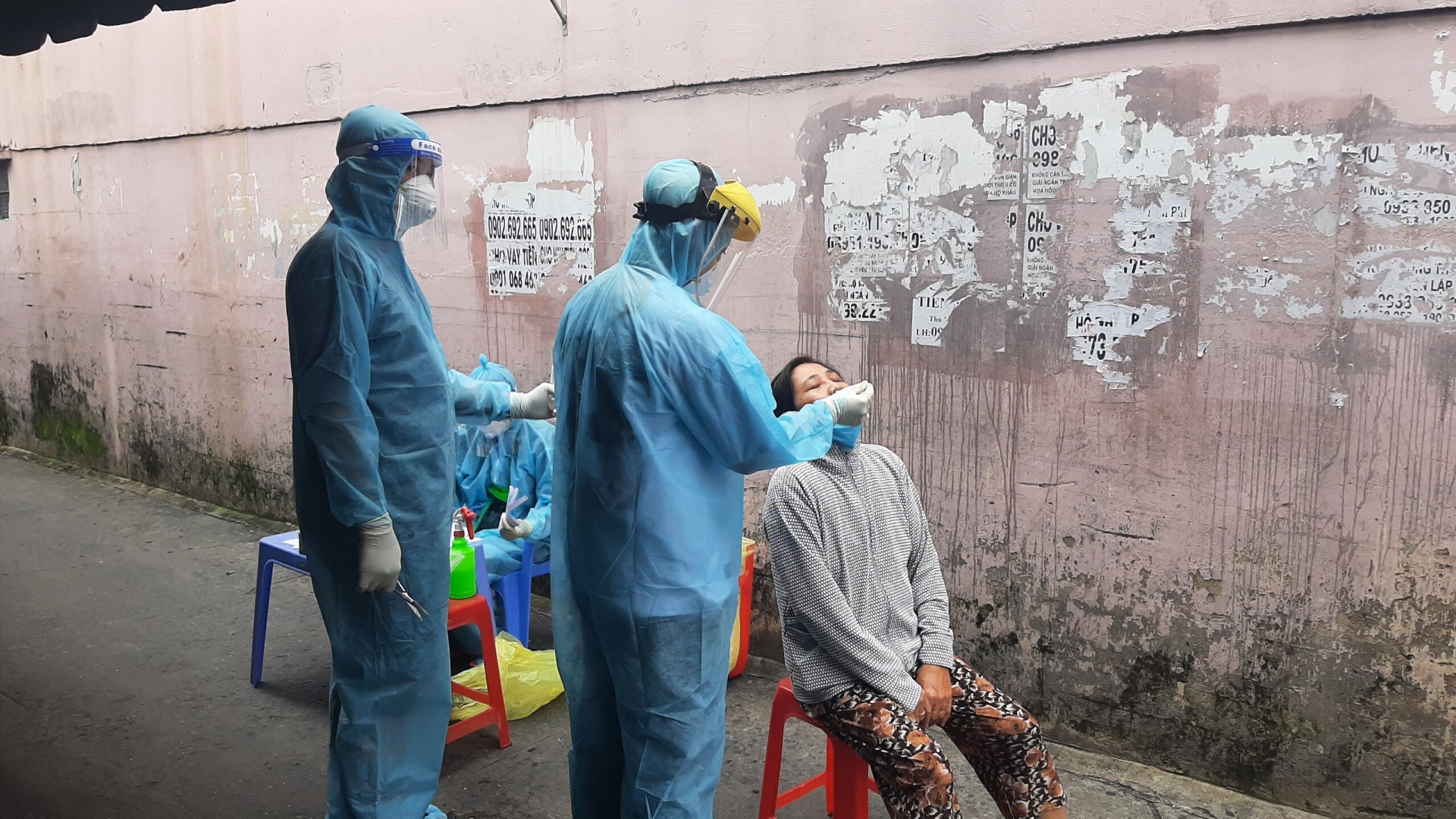 Xét nghiệm Covid -19 diện rộng cho người dân tại TP HCM Xét nghiệm Covid -19 diện rộng cho người dân tại TP HCM