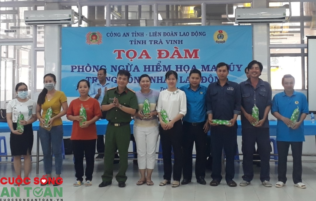 2051 z2073014128319 c9e74f2469b9af9c2987f50bb558518e