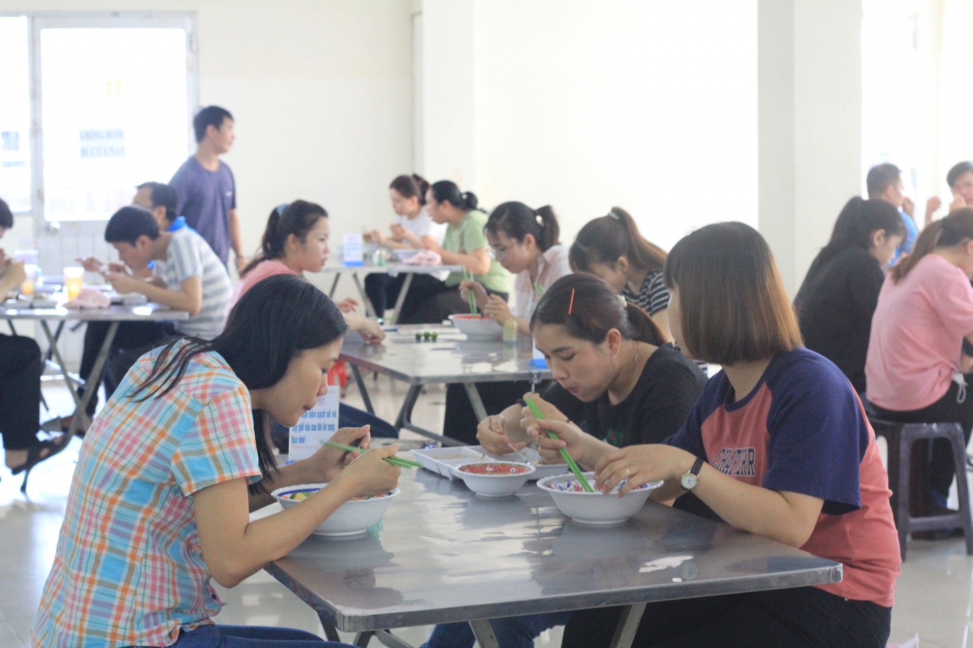 Xây dựng quan hệ lao động hài hòa nhằm giữ chân người lao động làm việc Xây dựng quan hệ lao động hài hòa nhằm giữ chân người lao động làm việc