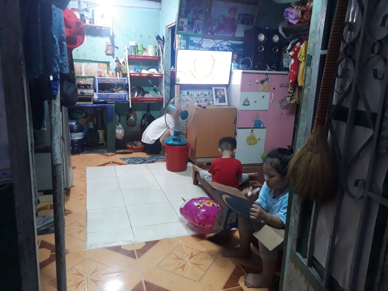 Người lao động lo lắng về thủ tục nhận hỗ trợ 3 tháng tiền thuê nhà Người lao động lo lắng về thủ tục nhận hỗ trợ 3 tháng tiền thuê nhà