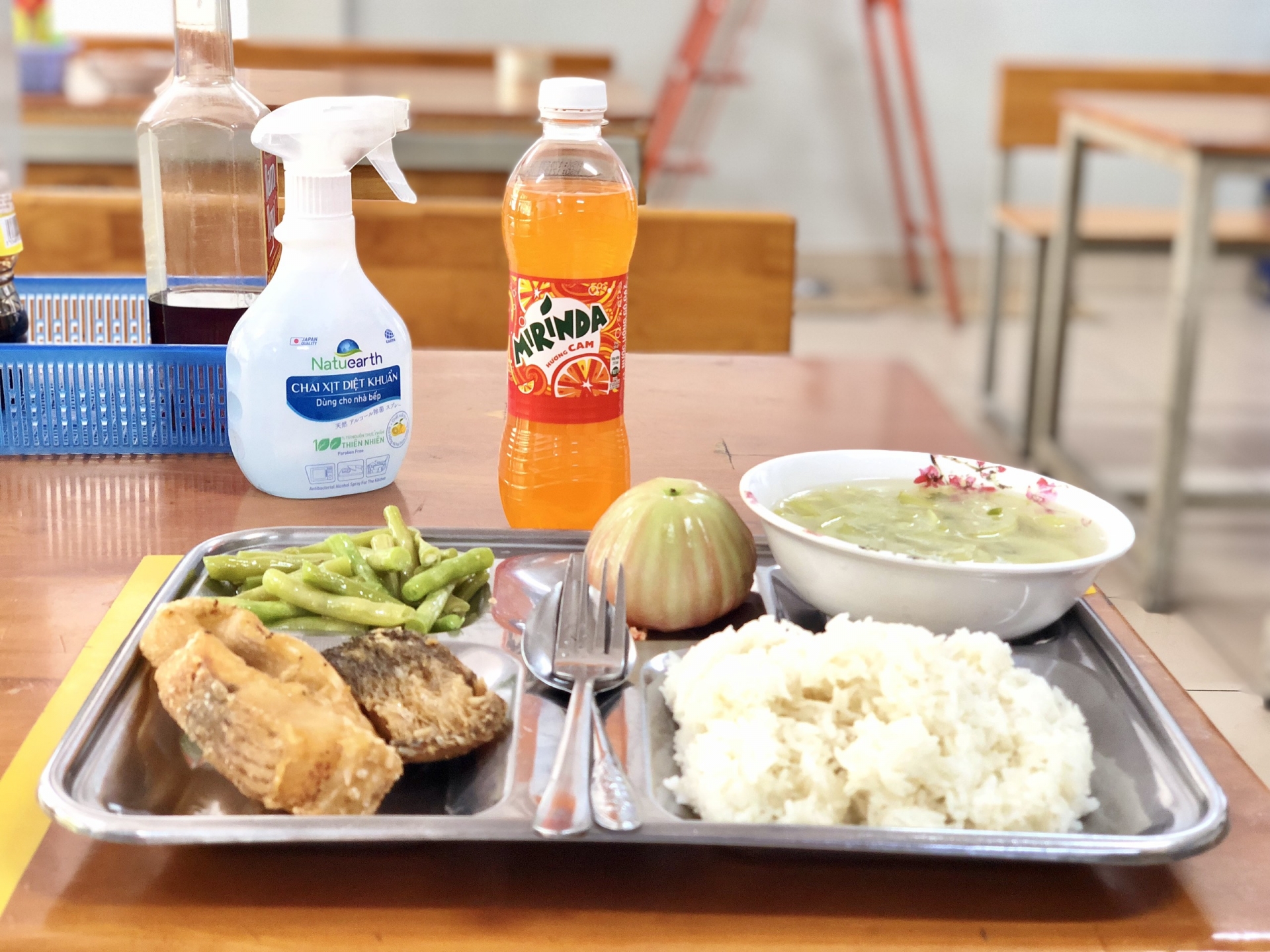 Người lao động sản xuất "3 tại chỗ" mừng vì được nhận hỗ trợ 1 triệu đồng tiền ăn Người lao động sản xuất "3 tại chỗ" mừng vì được nhận hỗ trợ 1 triệu đồng tiền ăn