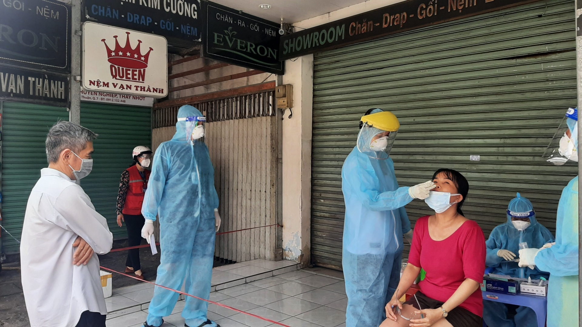 Mục tiêu tiêm xong vắc xin mũi 1 cho người dân trên 18 tuổi tại TP.HCM đến ngày 15/9