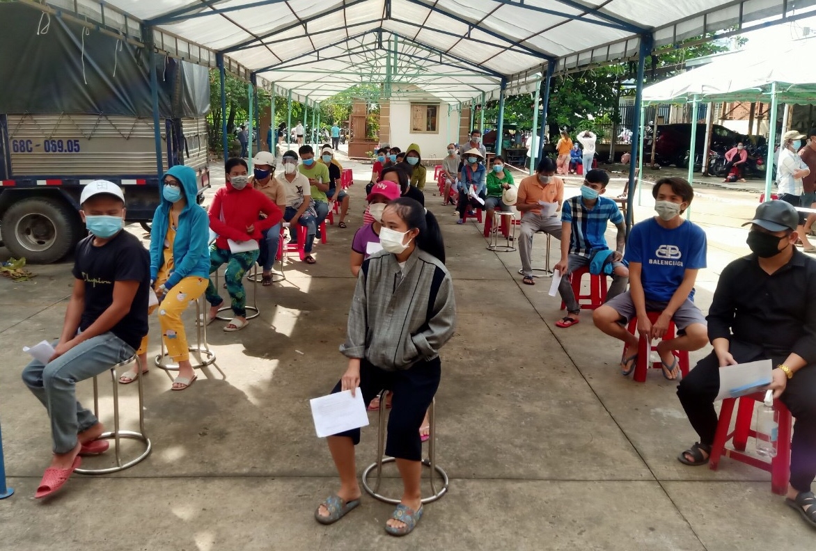 Bình Dương đẩy nhanh tiêm vắc xin cho người dân, công nhân lao động Bình Dương đẩy nhanh tiêm vắc xin cho người dân, công nhân lao động