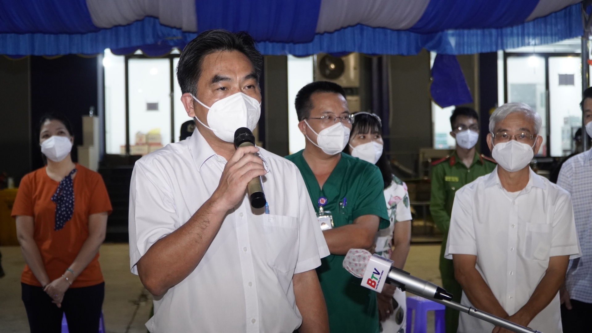 Trung thu đặc biệt của hơn 1200 em nhỏ đang điều trị Covid-19 tại Bình Dương