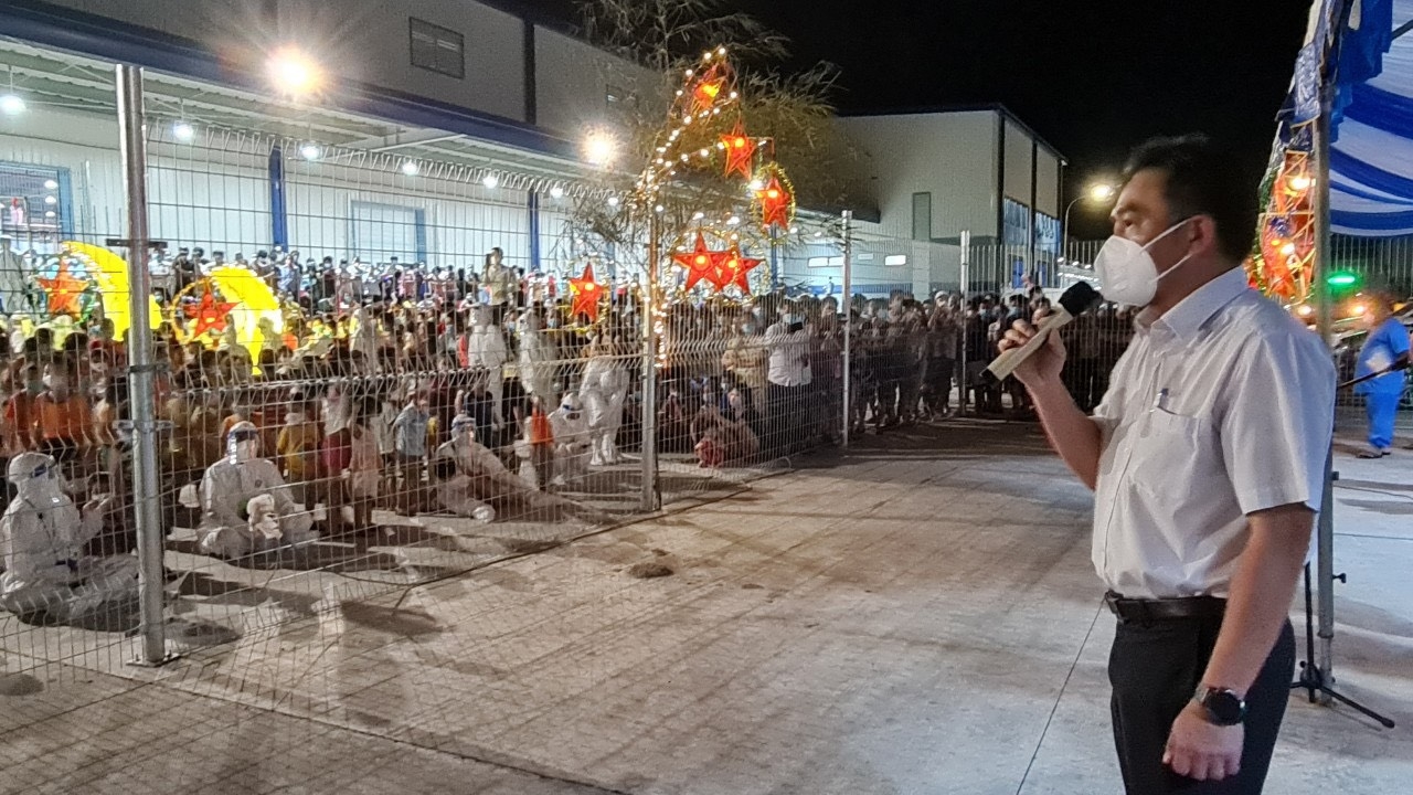 Trung thu đặc biệt của hơn 1200 em nhỏ đang điều trị Covid-19 tại Bình Dương