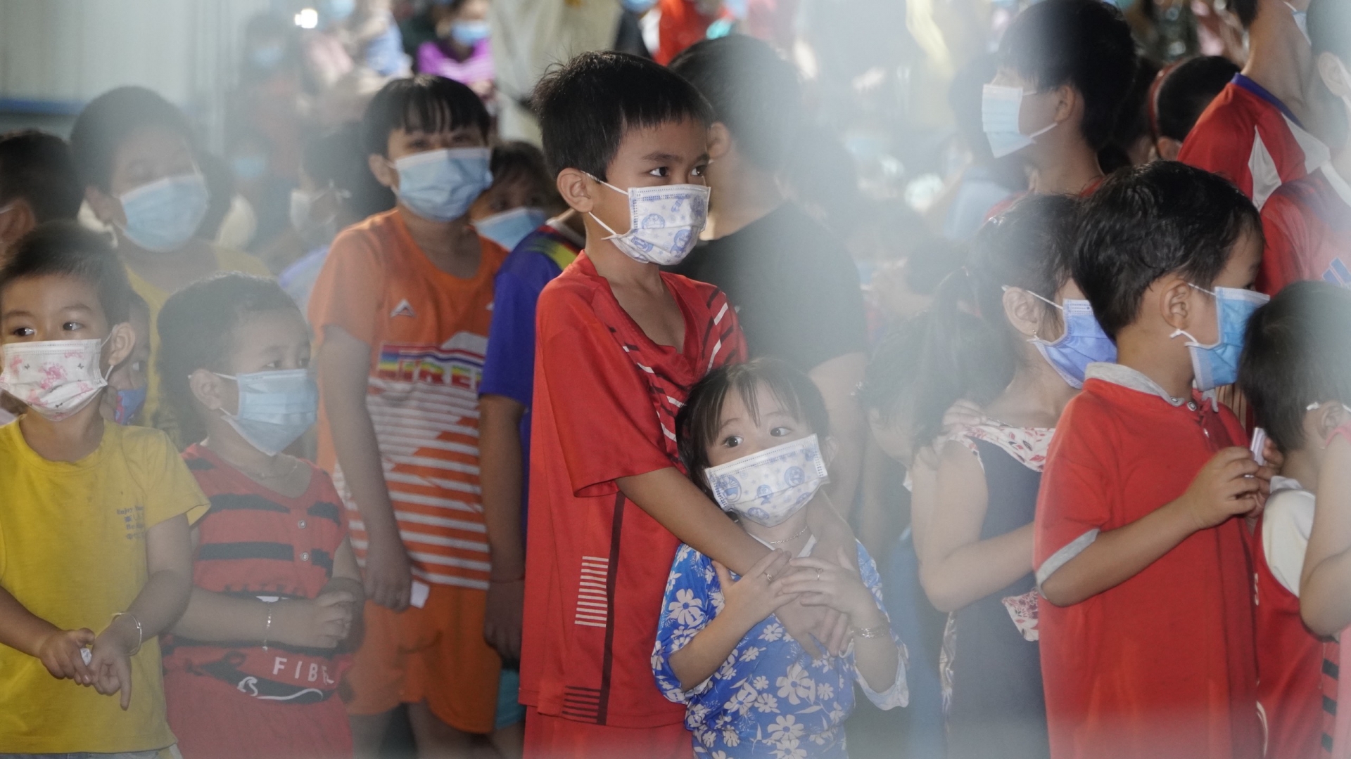 Trung thu đặc biệt của hơn 1200 em nhỏ đang điều trị Covid-19 tại Bình Dương