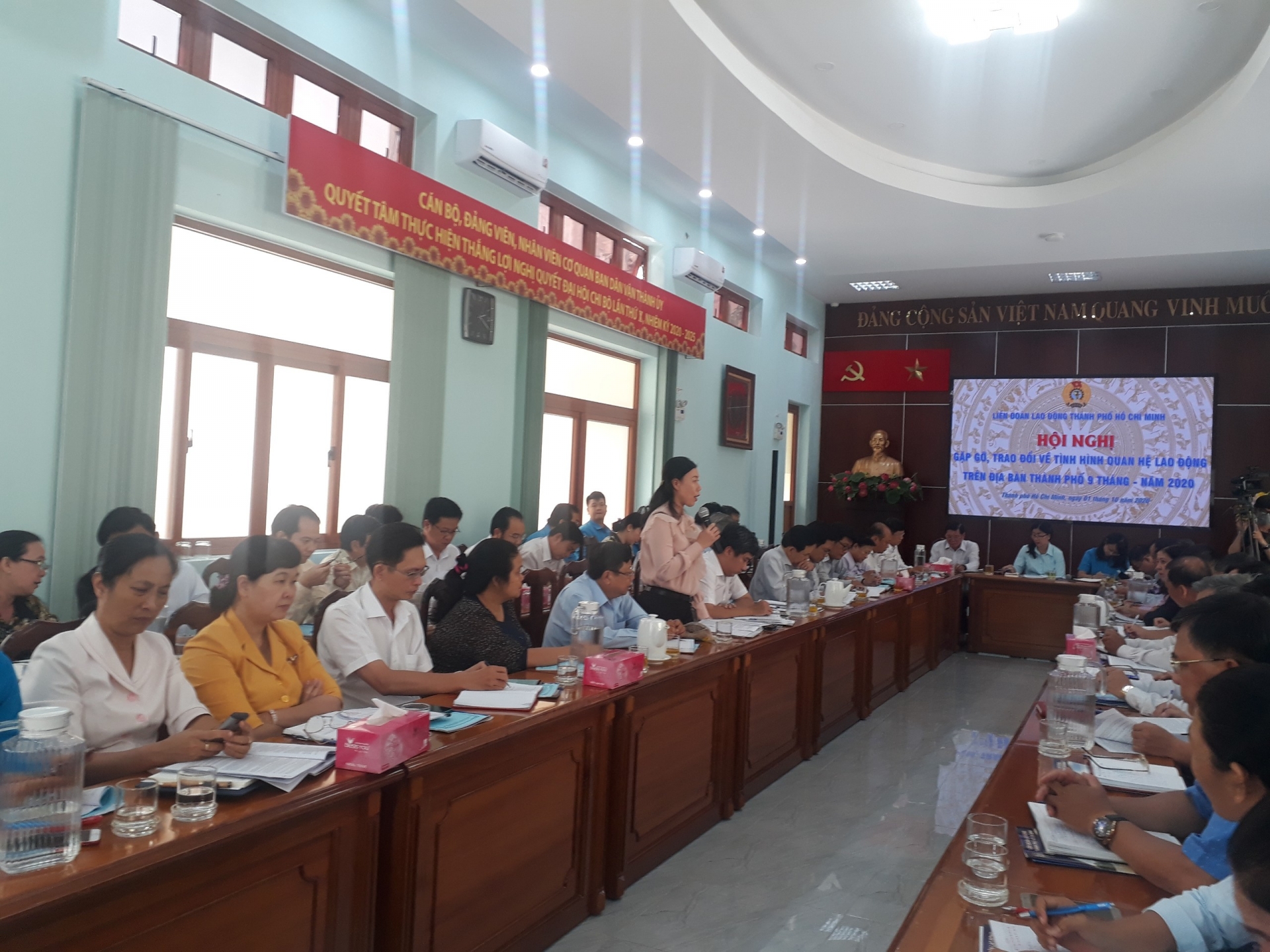 Hạn chế tranh chấp lao động băng cách bảo vệ, chăm lo quyền, lợi ích của người lao động Hạn chế tranh chấp lao động băng cách bảo vệ, chăm lo quyền, lợi ích của người lao động