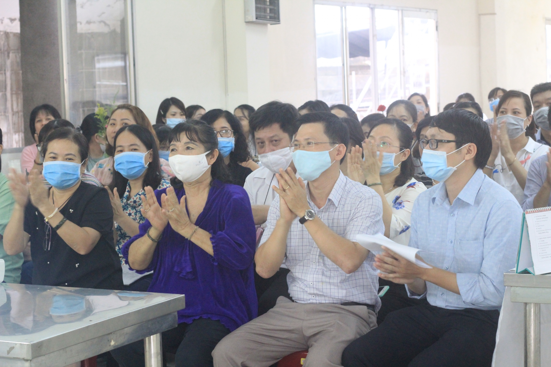 Quan tâm, sẻ chia, tạo thêm thu nhập nhằm giữ chân người lao động khi dịch bệnh