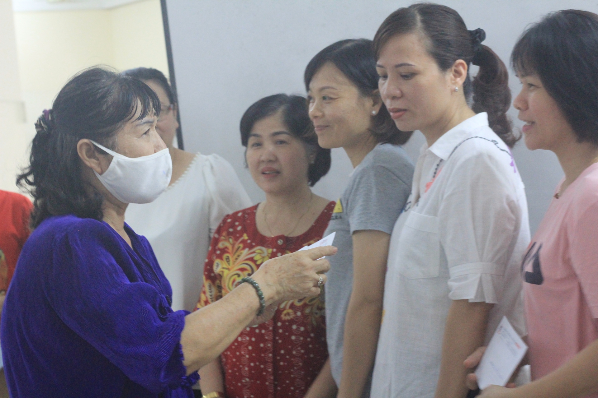 Quan tâm, sẻ chia, tạo thêm thu nhập nhằm giữ chân người lao động khi dịch bệnh