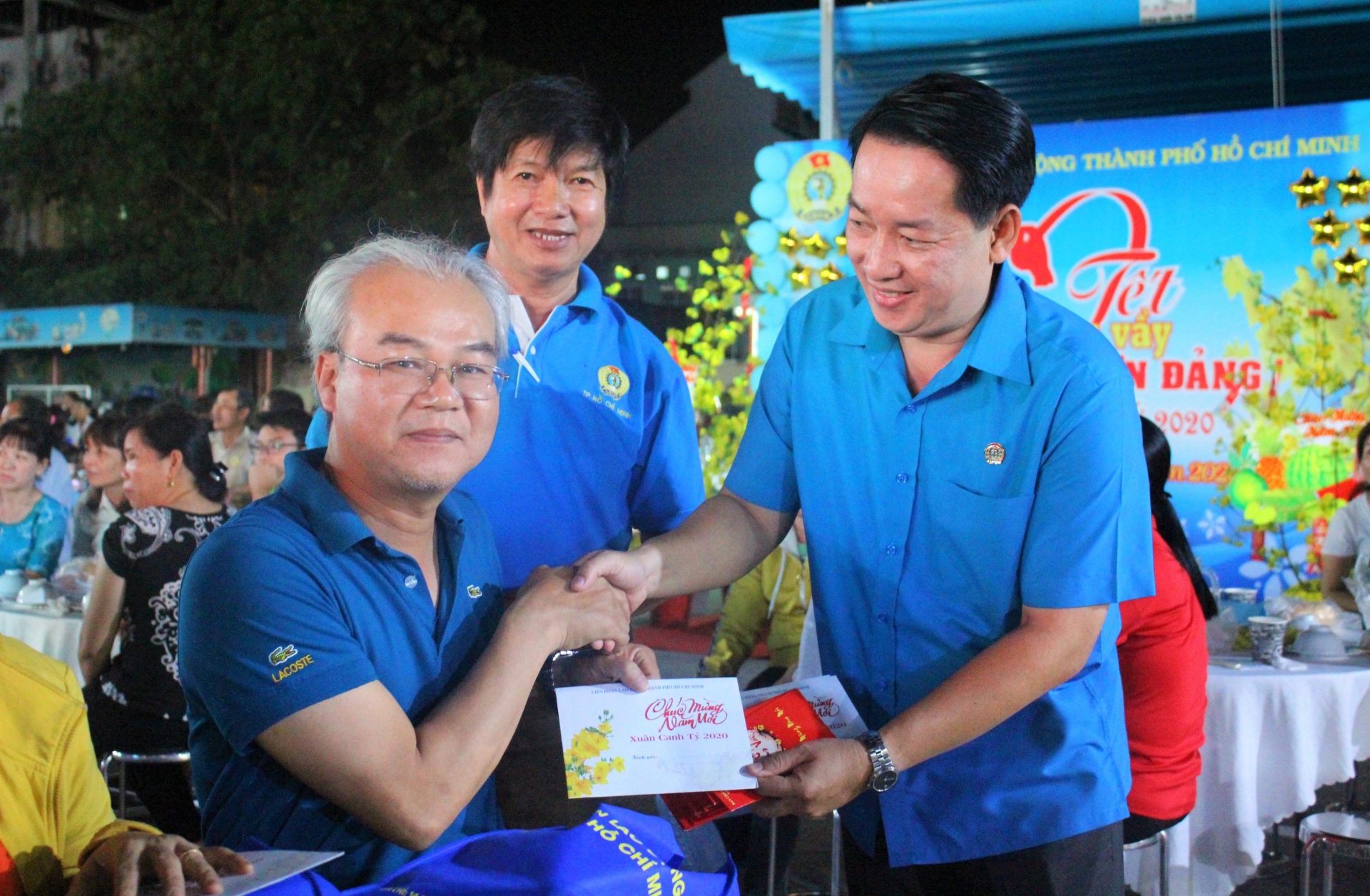 Không để người lao động bị bỏ lại phía sau trong dịp Tết nguyên đán 2021 Không để người lao động bị bỏ lại phía sau trong dịp Tết nguyên đán 2021