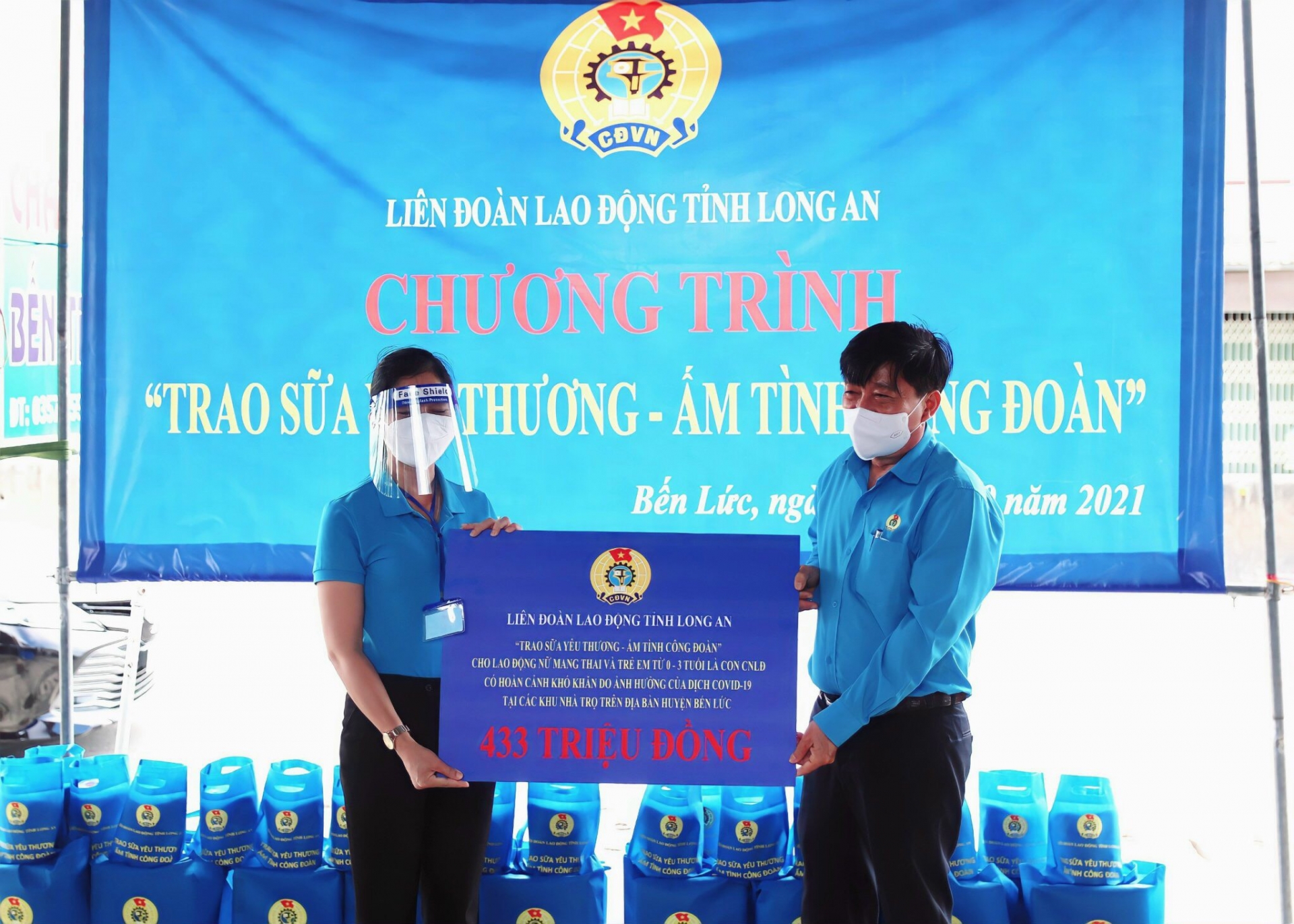 Công đoàn, doanh nghiệp hỗ trợ NLĐ trở lại làm việc sau thời gian nghỉ dịch