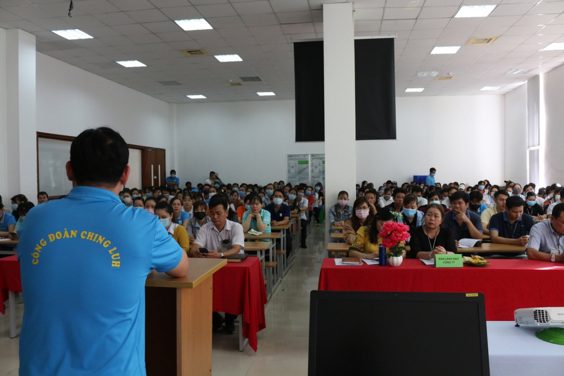 Công đoàn, doanh nghiệp hỗ trợ NLĐ trở lại làm việc sau thời gian nghỉ dịch