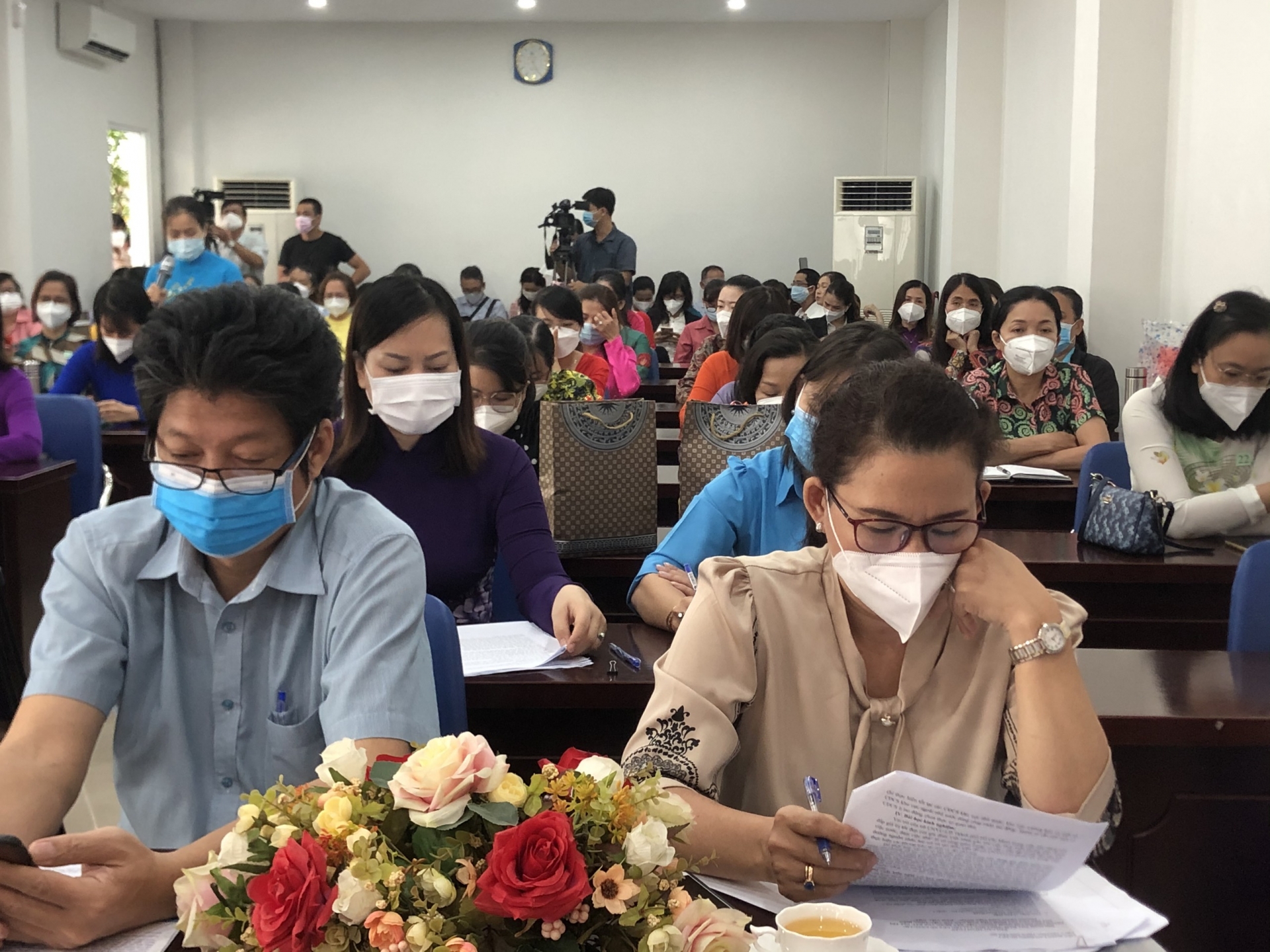 Vai trò của nữ công nhân lao động gắn với phong trào “Giỏi việc nước - Đảm việc nhà” Vai trò của nữ công nhân lao động gắn với phong trào “Giỏi việc nước - Đảm việc nhà”