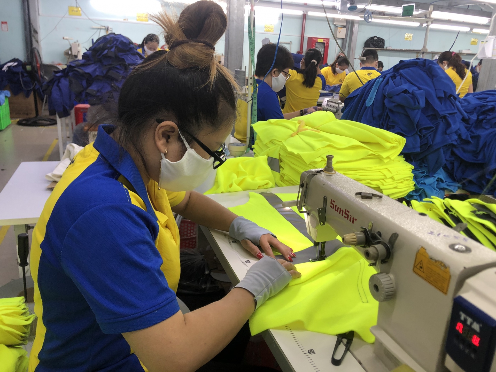 Ổn định thu nhập và chất lượng cuộc sống cho người lao động tại nhà máy