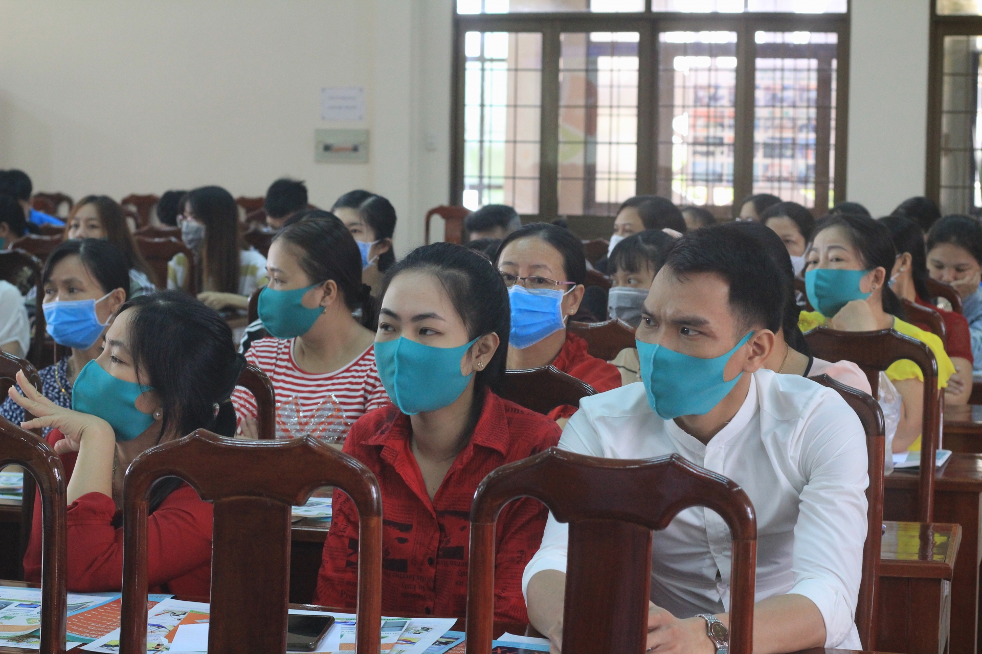 CĐ KhuKinh tếTràVinh:Tuyên truyền, nâng cao nhận thức về luật giao thông cho công nhân CĐ KhuKinh tếTràVinh:Tuyên truyền, nâng cao nhận thức về luật giao thông cho công nhân