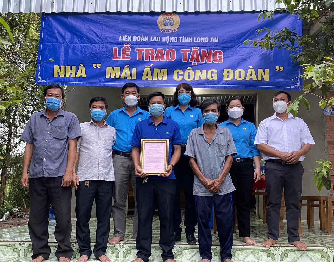 Nỗi niềm đoàn viên khi được tặng “Mái ấm Công đoàn” Nỗi niềm đoàn viên khi được tặng “Mái ấm Công đoàn”