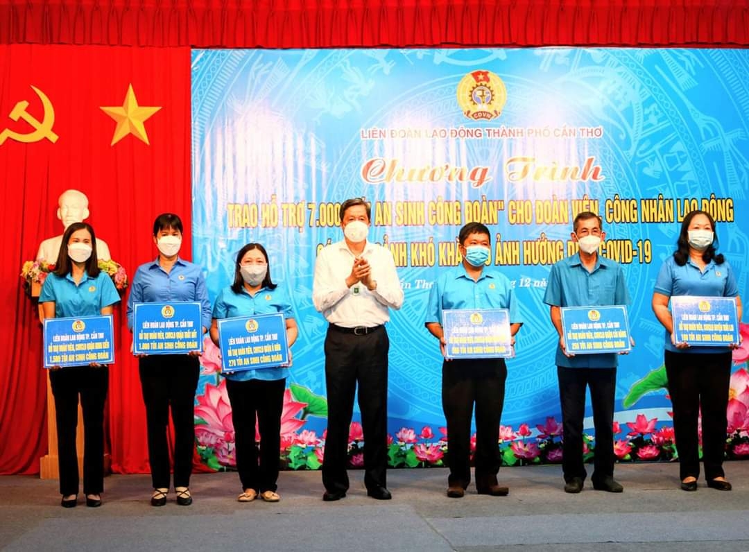 Cần Thơ: Hỗ trợ 7.000 “Túi an sinh Công đoàn” cho đoàn viên, người lao động khó khăn Cần Thơ: Hỗ trợ 7.000 “Túi an sinh Công đoàn” cho đoàn viên, người lao động khó khăn