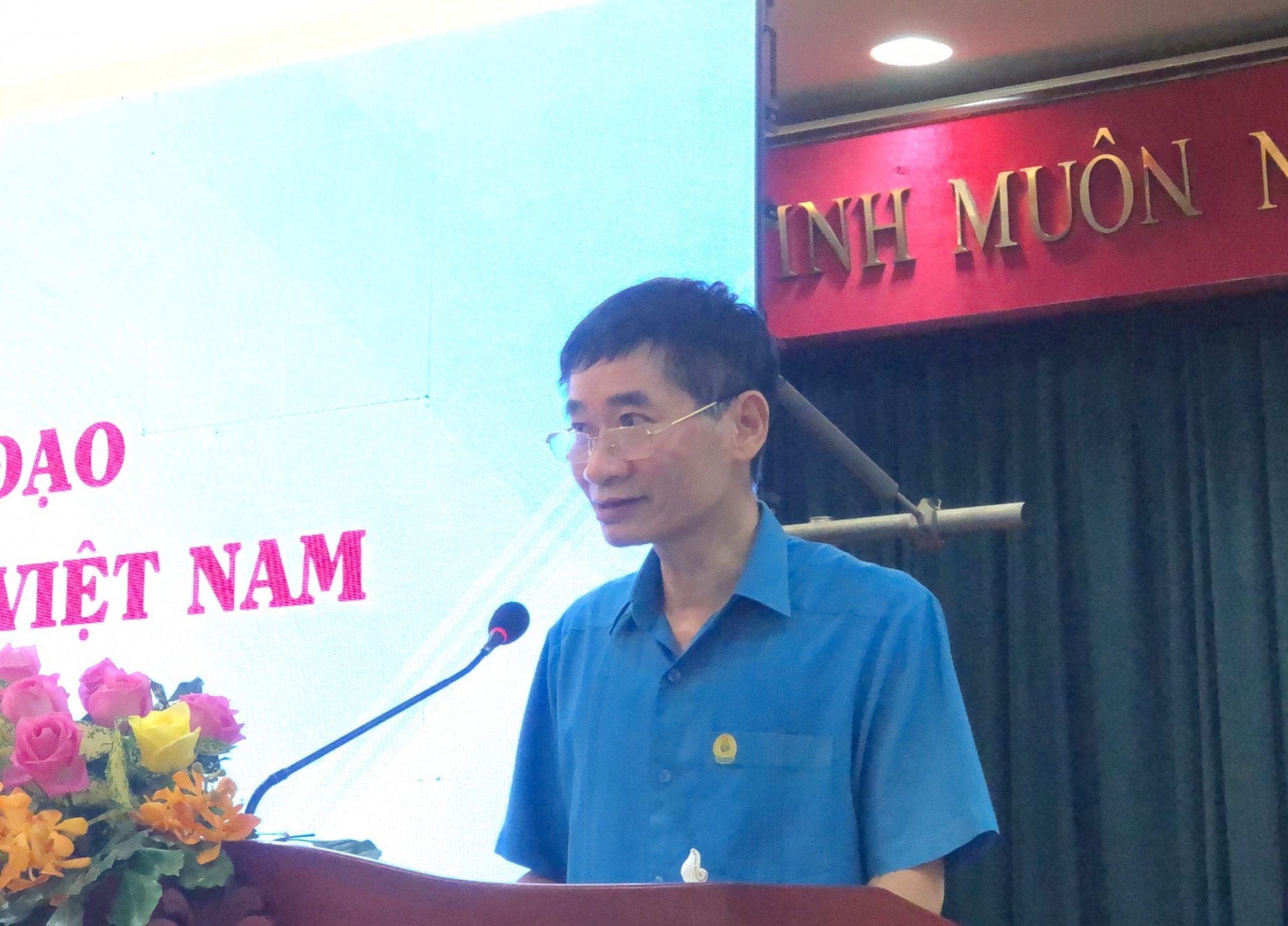 LĐLĐ TP HCM nỗ lực vượt khó, chăm lo cho đoàn viên, người lao động LĐLĐ TP HCM nỗ lực vượt khó, chăm lo cho đoàn viên, người lao động