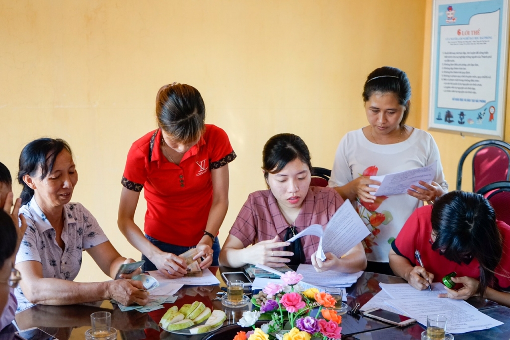 "Quỹ hỗ trợ", điểm tựa cho công nhân lao động nghèo quy ho tro die m tu a cho cong nhan lao do ng nghe o
