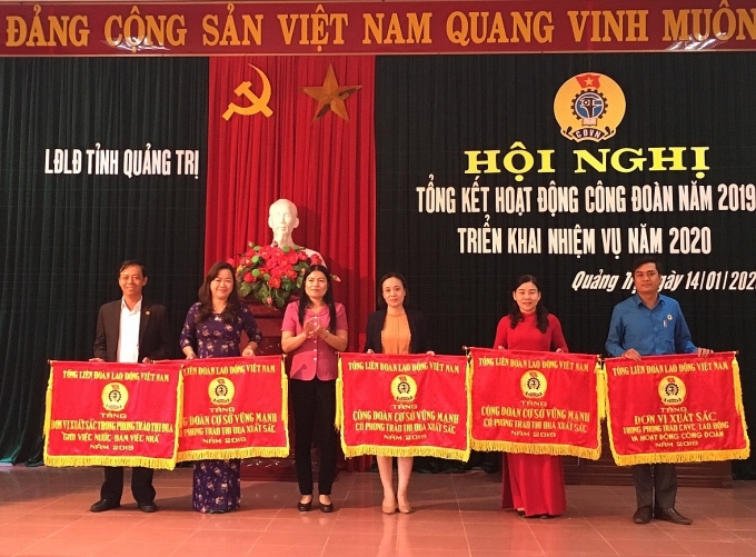 Liên đoàn Lao động tỉnh Quảng Trị luôn chăm lo đời sống cho người lao động lien doan lao dong tinh quang tri luon cham lo doi song cho nguoi lao dong