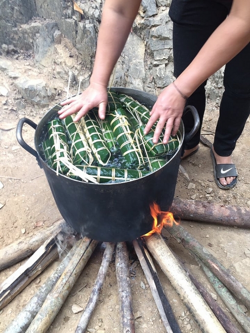 giao vien vung cao xu nghe mang tet am ap den voi hoc tro ngheo