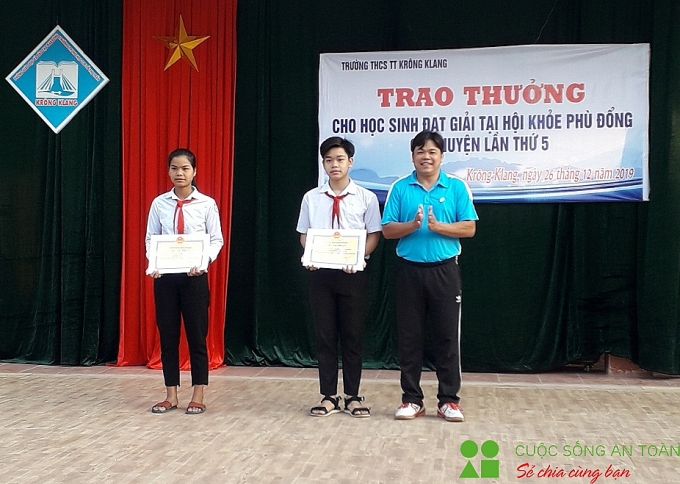 Thầy giáo vùng cao Quảng Trị nhiệt huyết với hoạt động công đoàn thay giao vung cao quang tri nhiet huyet voi hoat dong cong doan
