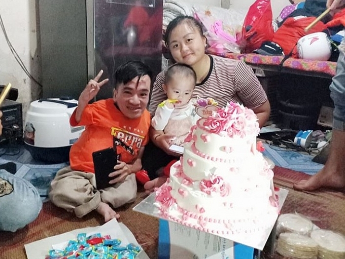 chang trai xuong thuy tinh dap heo dat ung ho gan 14 trieu dong chong dich covid 19