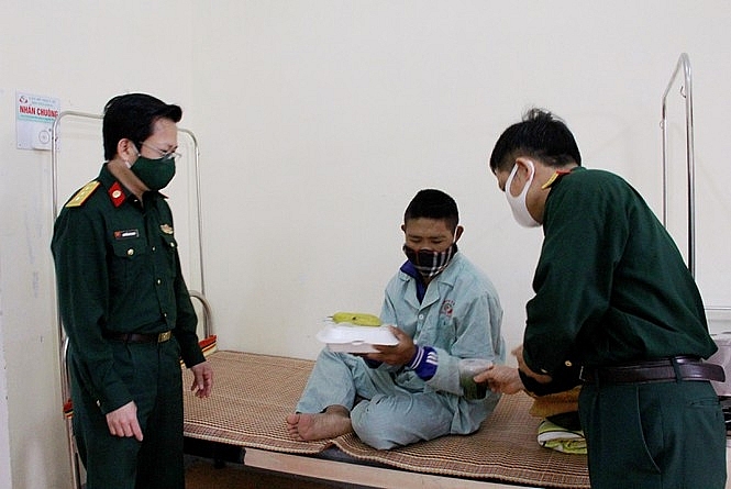 Những suất cơm, gian hàng 0 đồng ấm lòng bệnh nhân nghèo giữa mùa dịch nhung suat com gian hang 0 dong am long benh nhan ngheo giua mua dich