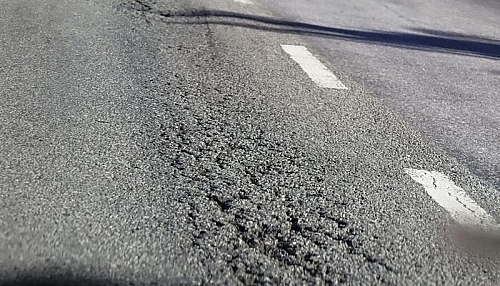 hiem nguy rinh rap tren con duong nghin ty han lun vet banh xe